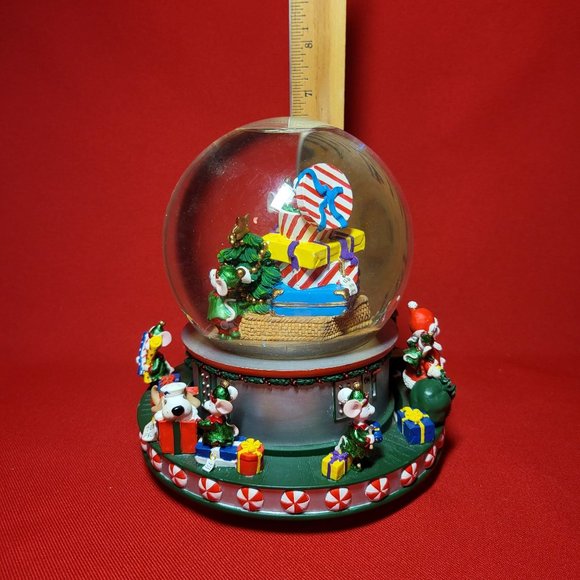 Revolving Musical Waterglobe Home for the Holidays 1999 - Picture 9 of 12